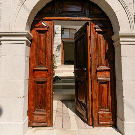 Petrichor Hotel Gjirokaster Ngoại thất bức ảnh