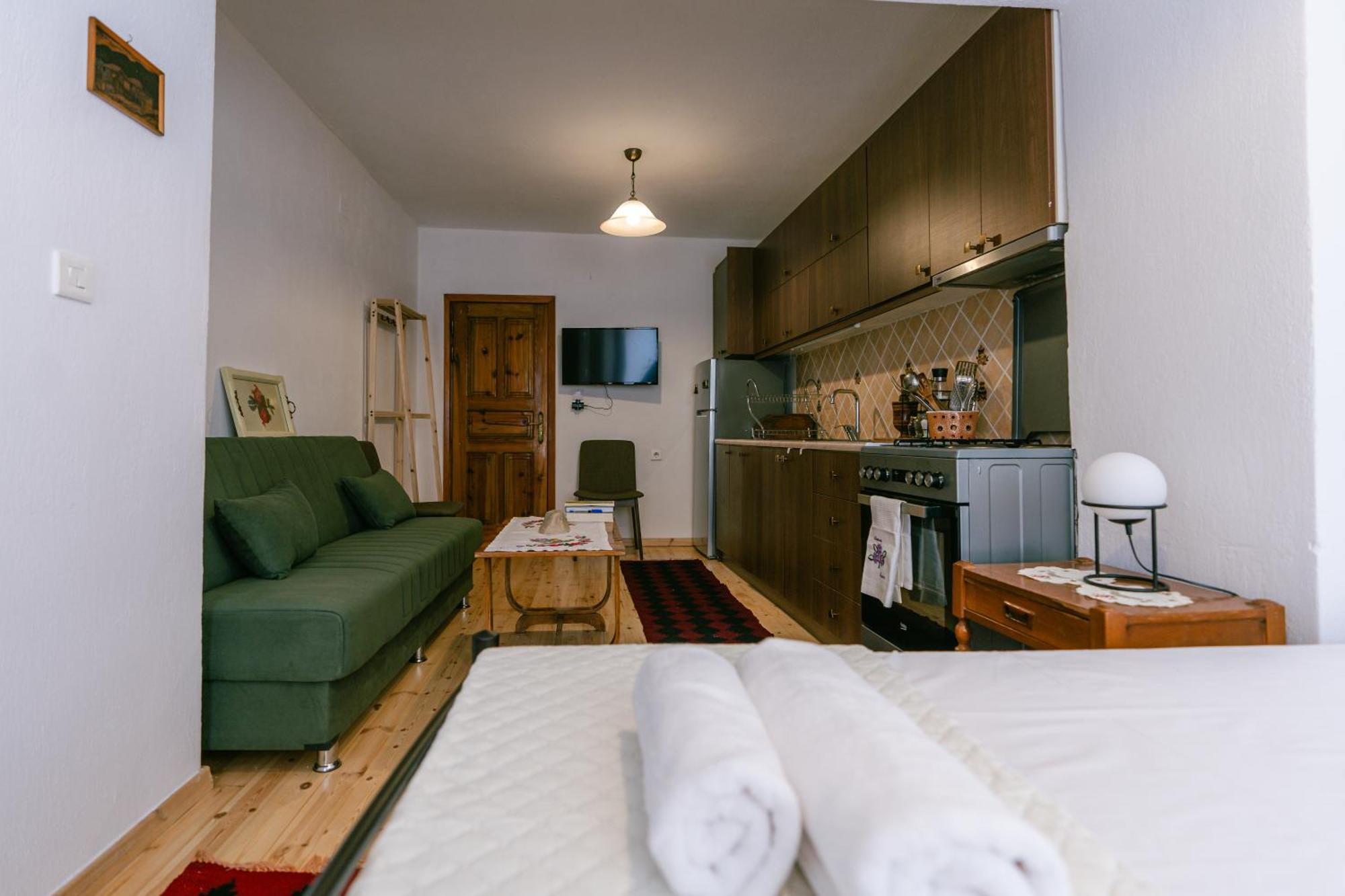 Petrichor Hotel Gjirokaster Ngoại thất bức ảnh