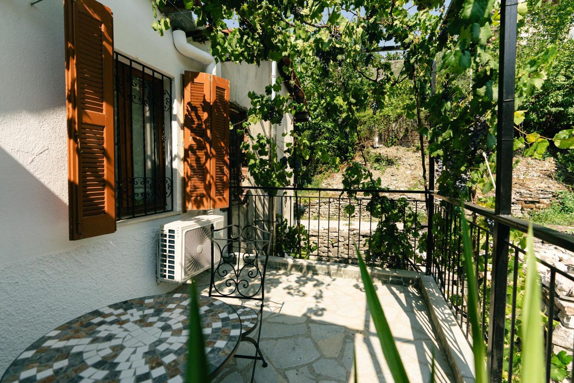Petrichor Hotel Gjirokaster Ngoại thất bức ảnh
