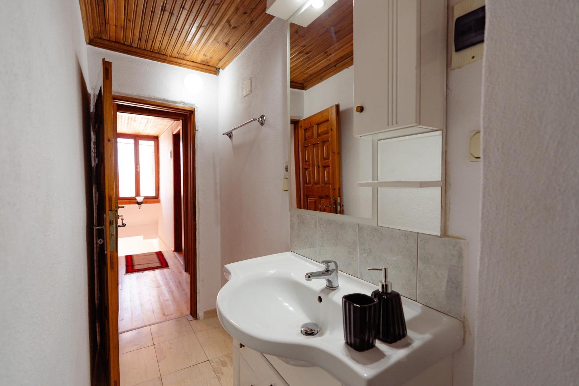 Petrichor Hotel Gjirokaster Ngoại thất bức ảnh