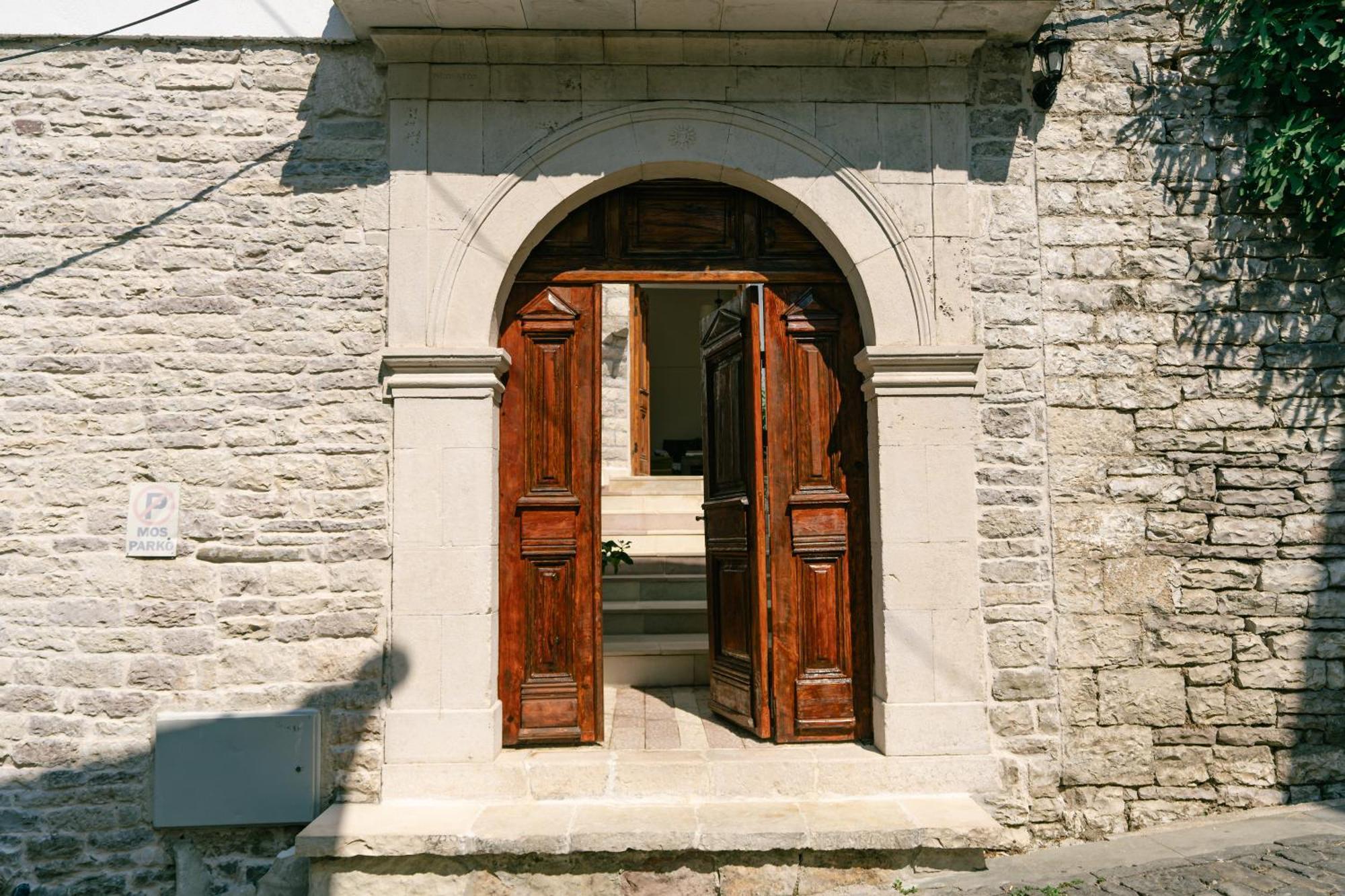 Petrichor Hotel Gjirokaster Ngoại thất bức ảnh