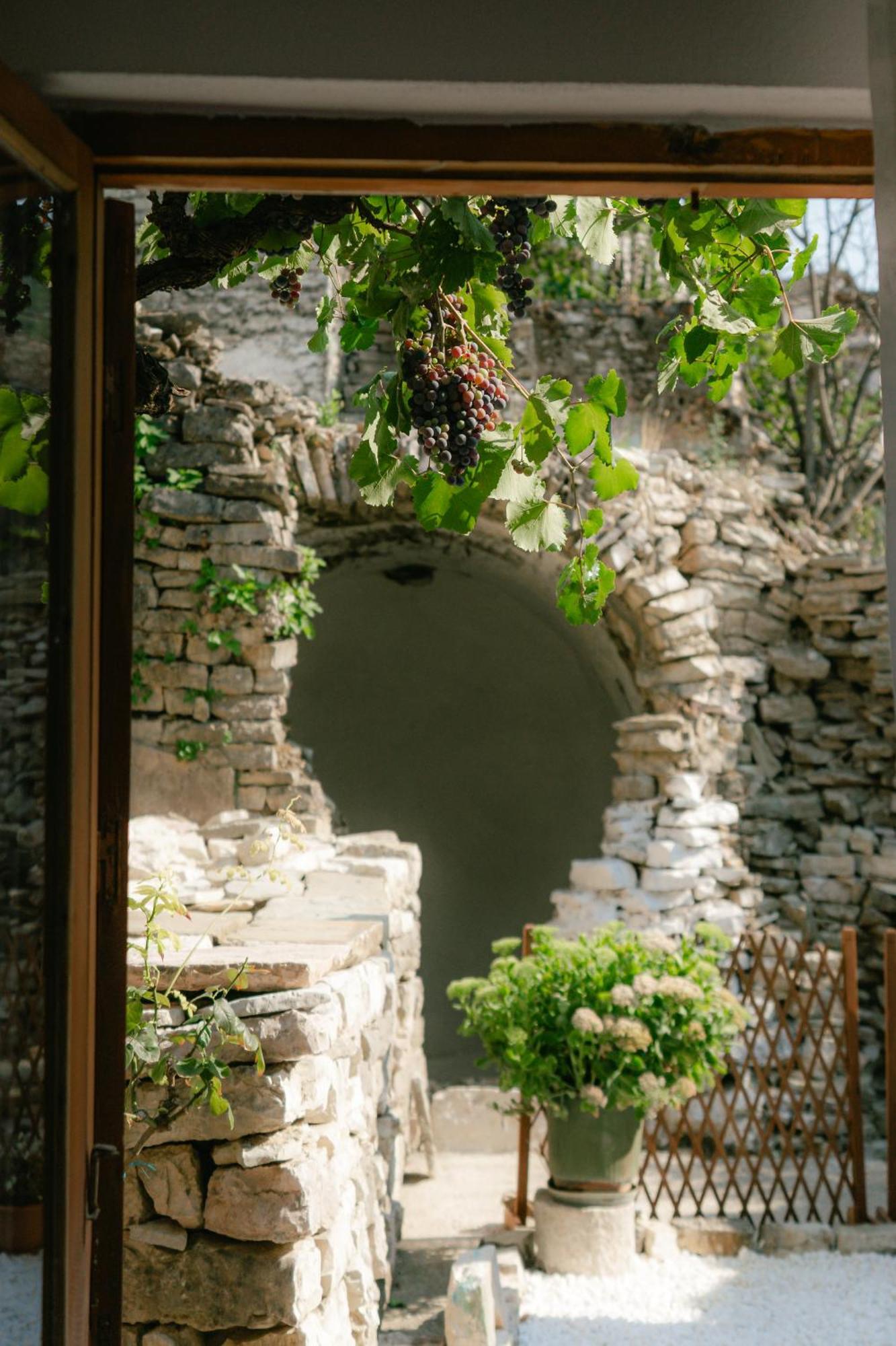Petrichor Hotel Gjirokaster Ngoại thất bức ảnh