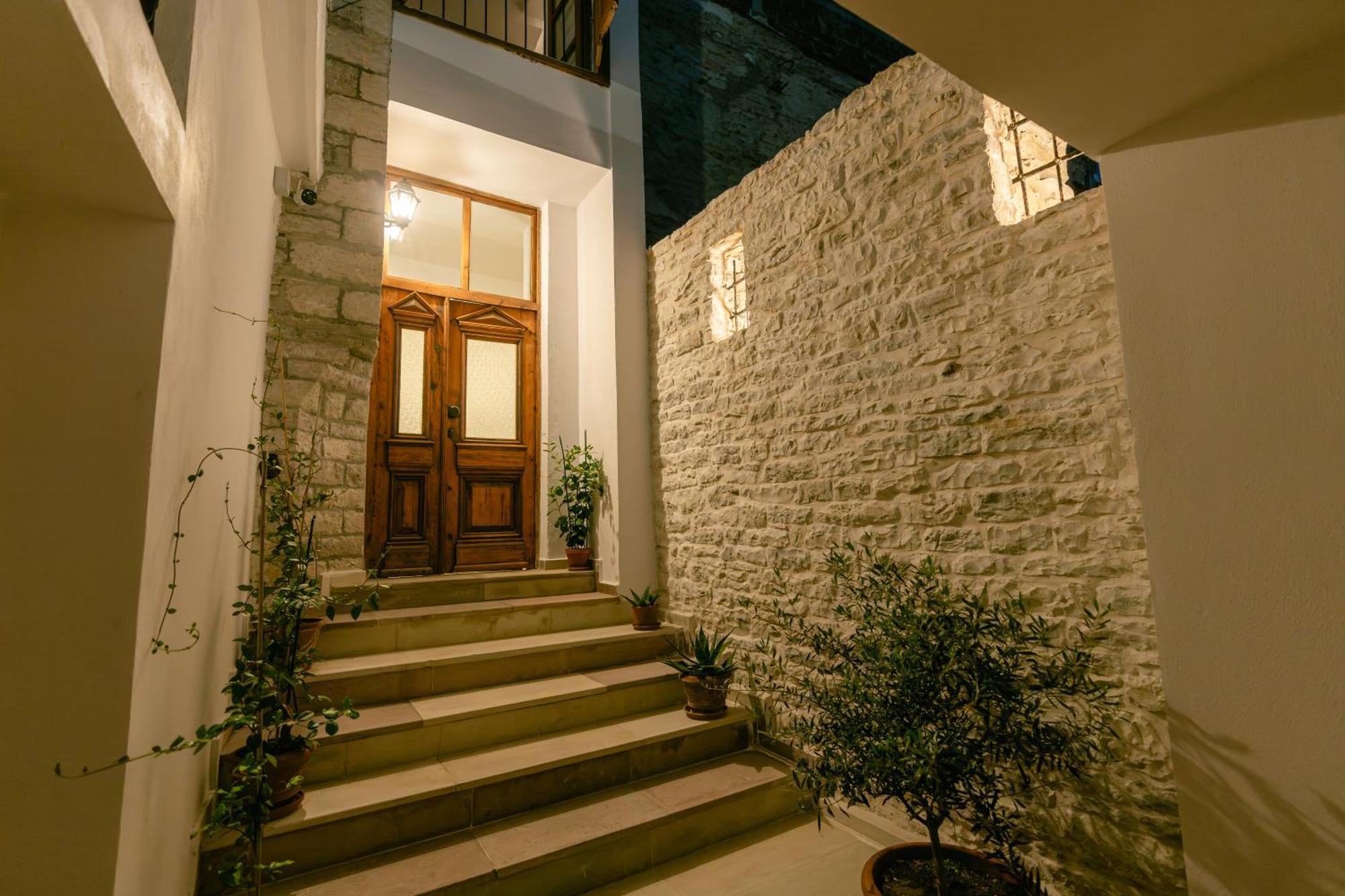 Petrichor Hotel Gjirokaster Ngoại thất bức ảnh